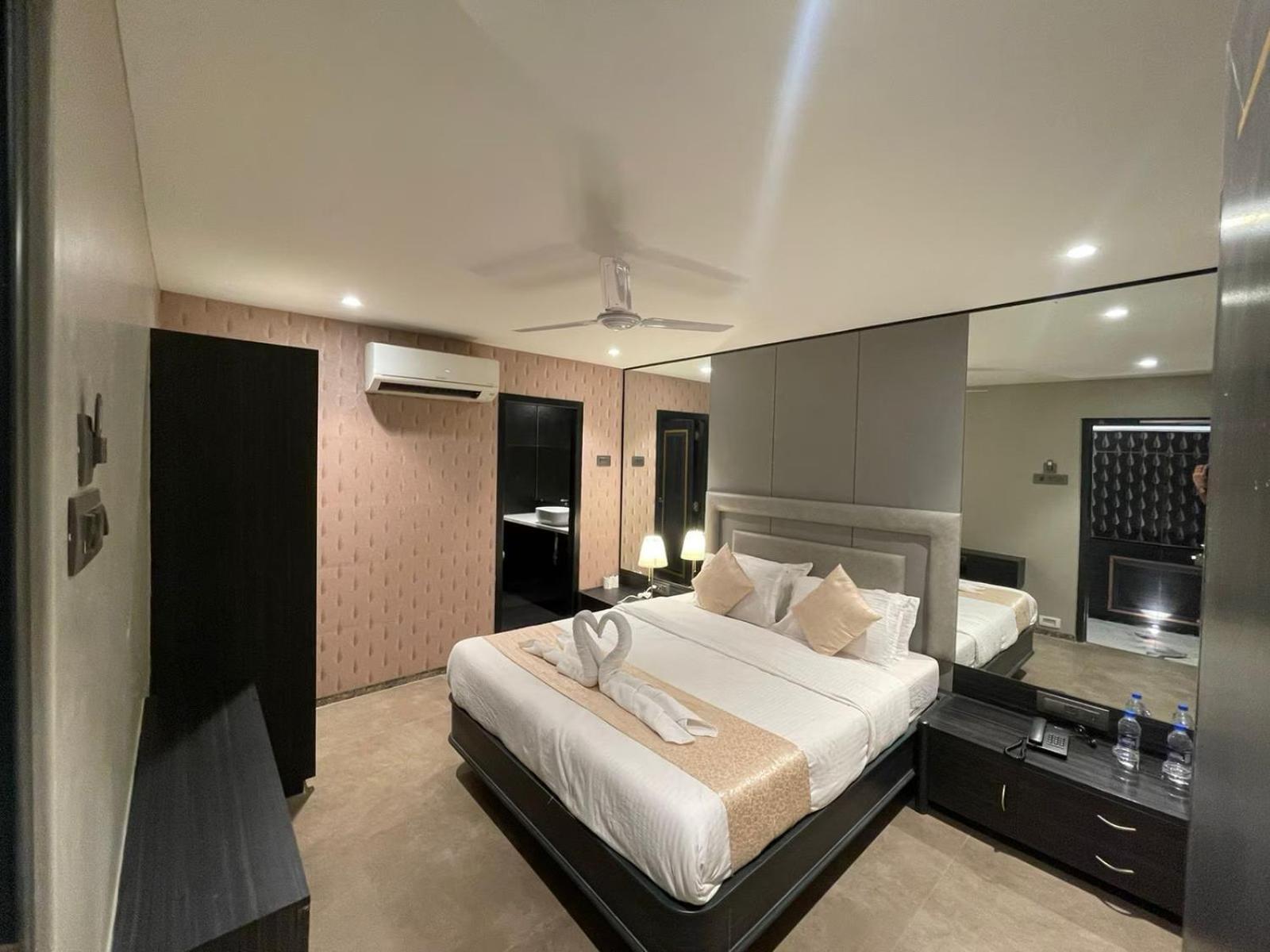 The Grand Vasant Kunj Road Delhi Airport Hotel New Delhi